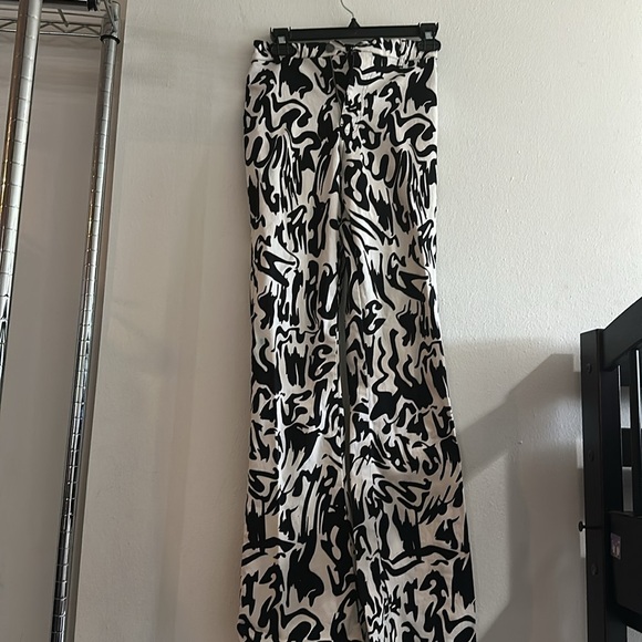 Motel black and white flare jeans - Picture 2 of 4